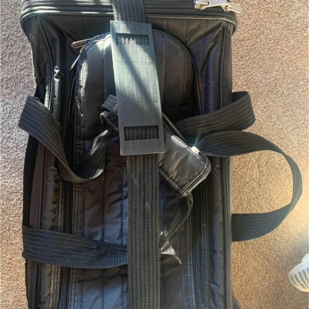 Black Dog/Cat Travel Carrier for Comfortable Journeys